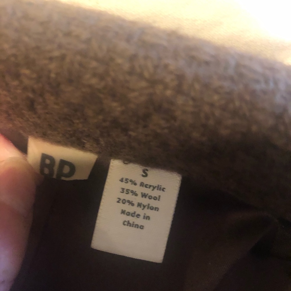 Coat - Picture 7 of 7